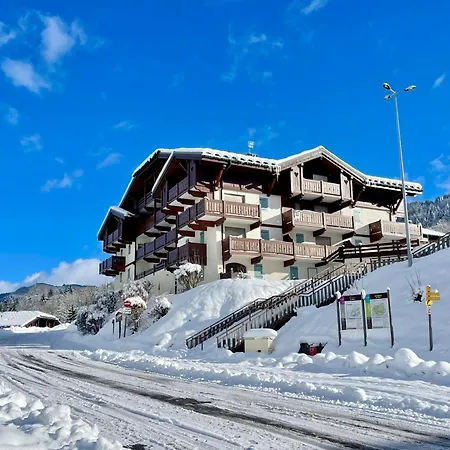 Apartment Cosy Au Pied Des Pistes Avec Balcon - Fr-1-505-220 Flumet
