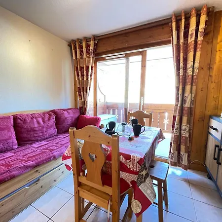 Apartment Cosy Au Pied Des Pistes Avec Balcon - Fr-1-505-220